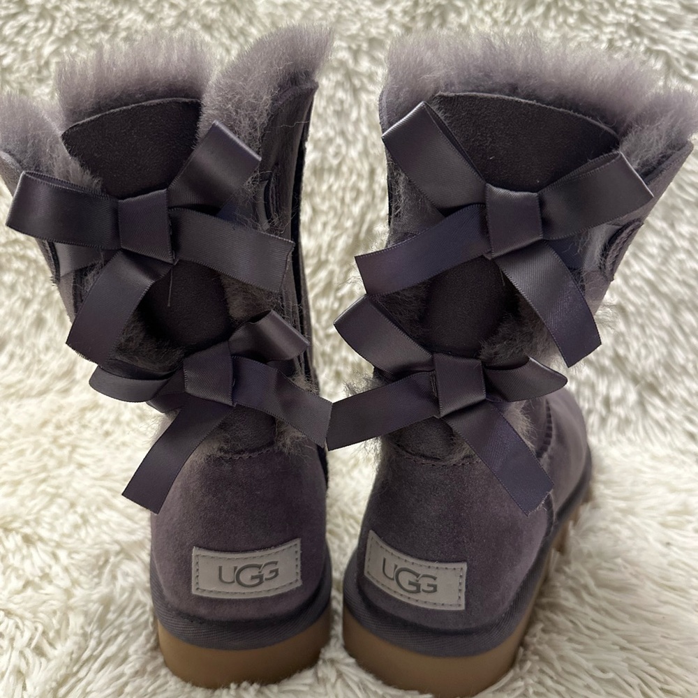 UGG Women's Bailey bow Boots - Picture 3 of 3